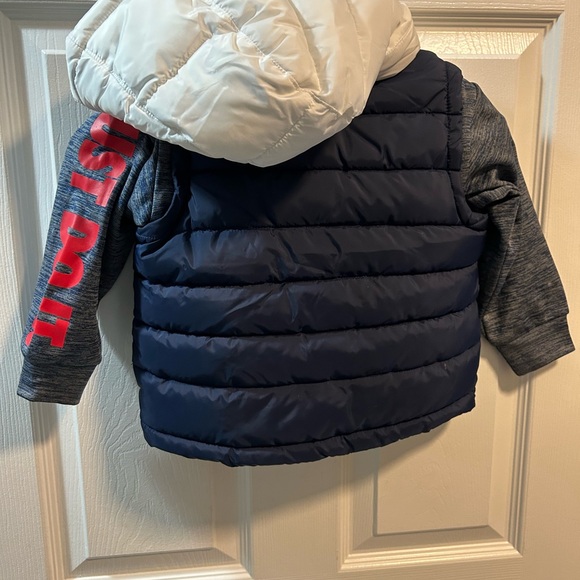 Boys Nike Jacket 2T - Picture 3 of 3